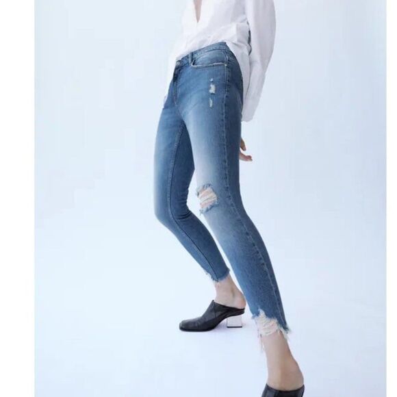 Zara Mid-Rise Skinny Jeans - Picture 1 of 5